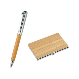 ST-032, Set Daraya. Set fabricado en bambú y metal, incluye bolígrafo con barril de bambú y detalles en metal con tinta de escritura negra; tarjetero de bambú con detalles de metal. Incluye caja de cartón individual.